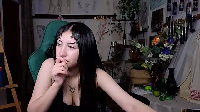 EffieMeowley webcam