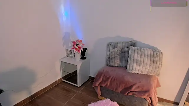 scarlet_miller1 webcam