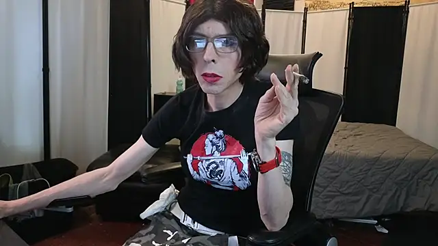 April_Strife webcam