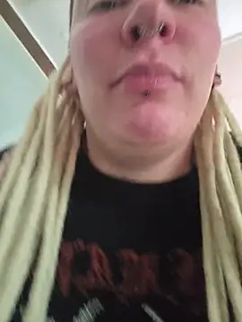 PinkTheHawk webcam