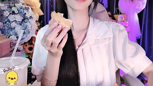 Your-Sunshinee live cam on StripChat