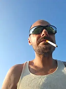 daddyandsplashqueen (Ask my age) - Flash titties