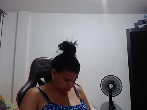 Adriana_0312 webcam