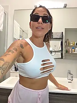 sexy7883 webcam
