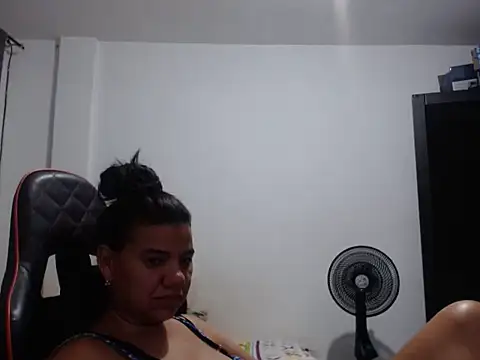 Adriana_0312 webcam