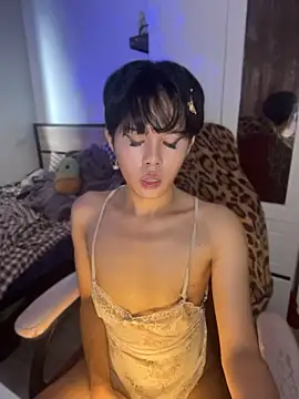 plaxxxtique (T young) - VIBE MY TOY, MAKE ME CUM! *full*