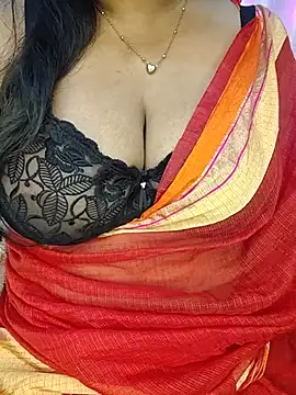 Curvy_Pooja