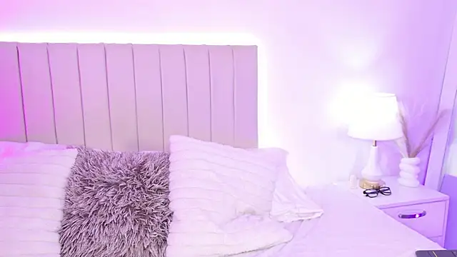 ChloeHall_ webcam