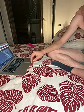 Crazycouplelive_ webcam