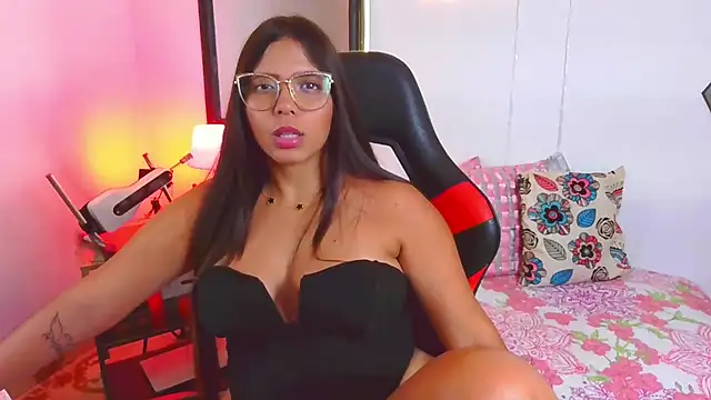 Megaan_Greey live cam on StripChat