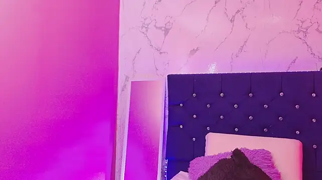 Dakotaa_Johnson live cam on StripChat