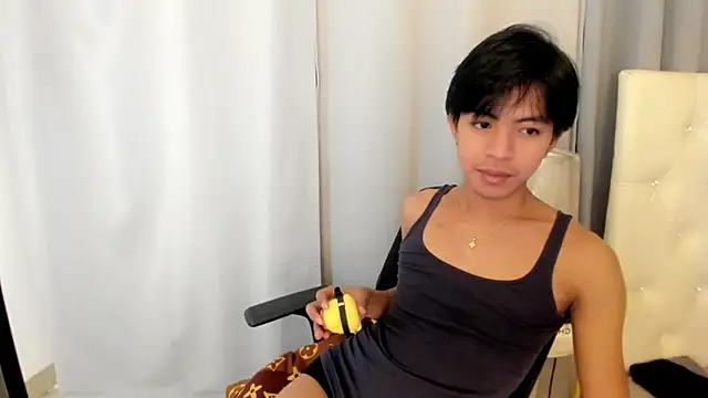 davincihugecock live cam on StripChat
