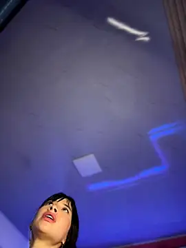 Sasha-firee live cam on StripChat