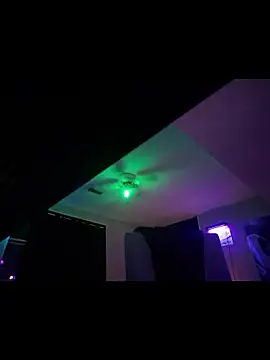 chronic_vibez live cam on StripChat