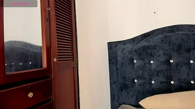zaharavela_ webcam