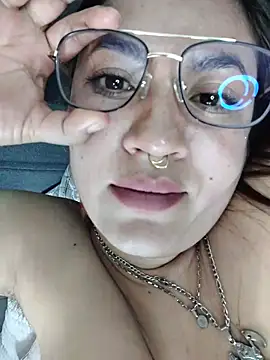 samm_curvy