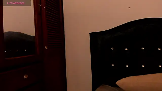 zaharavela_ webcam