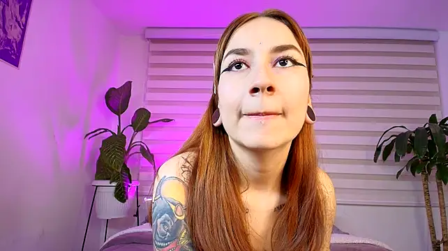 Sky_Intimate live cam on StripChat