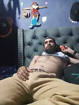 hairy_mannn webcam