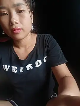 HeresThuy22 webcam
