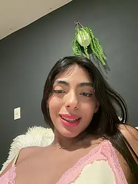 ZaraLuuv webcam