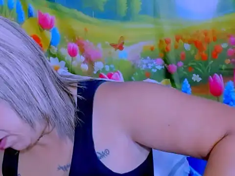 indianroxy webcam