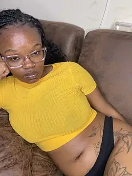 YummyMelanin117 webcam