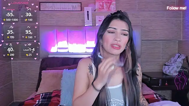 mia_devine_ webcam
