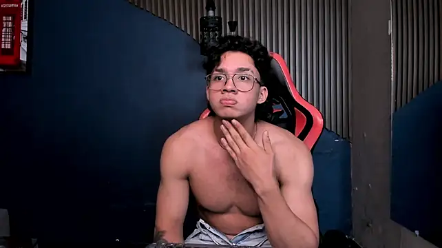 Axxel_Muscle webcam
