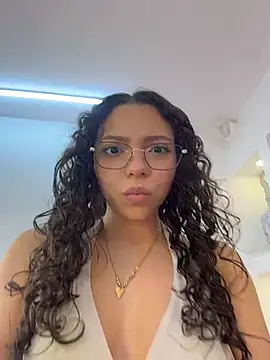 Mia_honey3