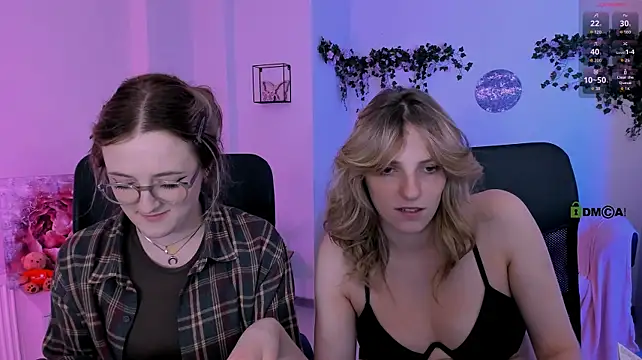 luna_berryy webcam