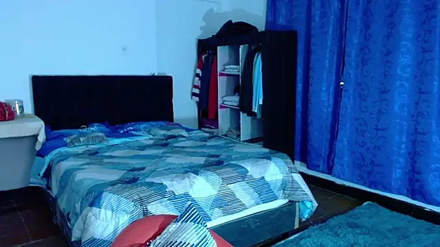 Im_Milan_Rs webcam