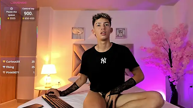 baby_noahtt (M twink) - SEXY DANCE