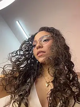 Mia_honey3
