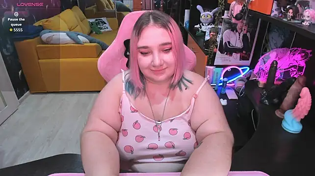 softie_sofy (F young) - Pussy fuck with my big toy~( •̀ ω •́ )