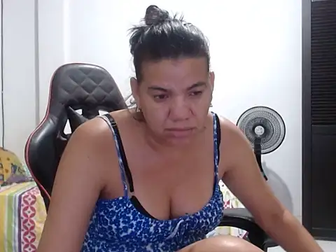 Adriana_0312 webcam