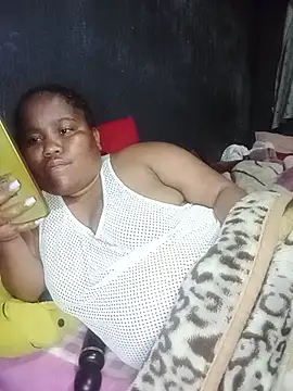 ChubbyMidgetxxx19 webcam