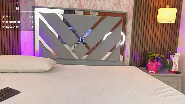 Littlee_Noemi webcam