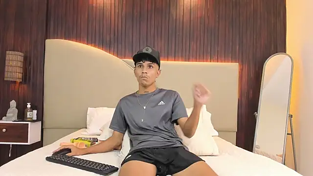 Alexxx_B2026 webcam
