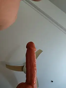 BrendaSun live cam on StripChat