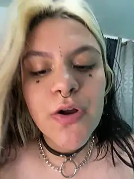 NaylaVelv04