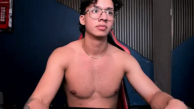 Axxel_Muscle live cam on StripChat