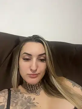 hotskinny1 webcam