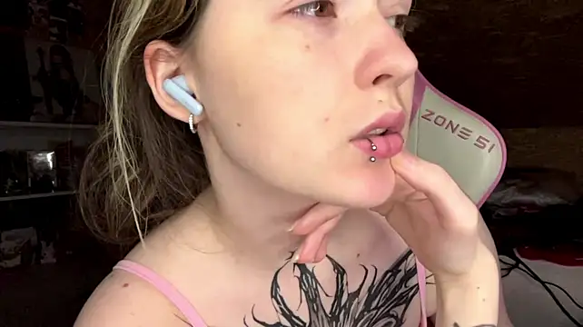 HeidiTian live cam on StripChat