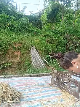 HeresThuy22 webcam