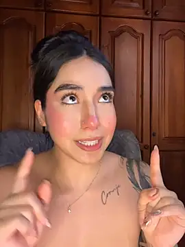KaditaNavarro live cam on StripChat