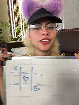 Eva_Feller69