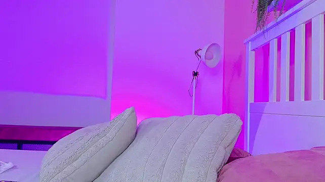 CristalCornner_ live cam on StripChat