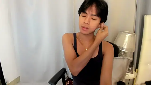 davincihugecock live cam on StripChat