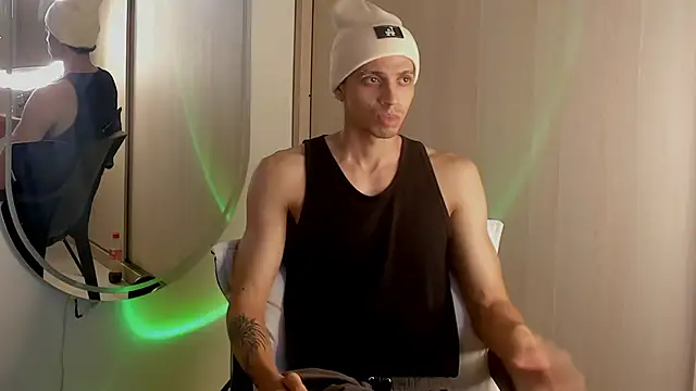 Mheysam_Youngerx live cam on StripChat